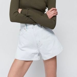 UO Levi’s High Waisted Wide Leg Light Faded Shorts